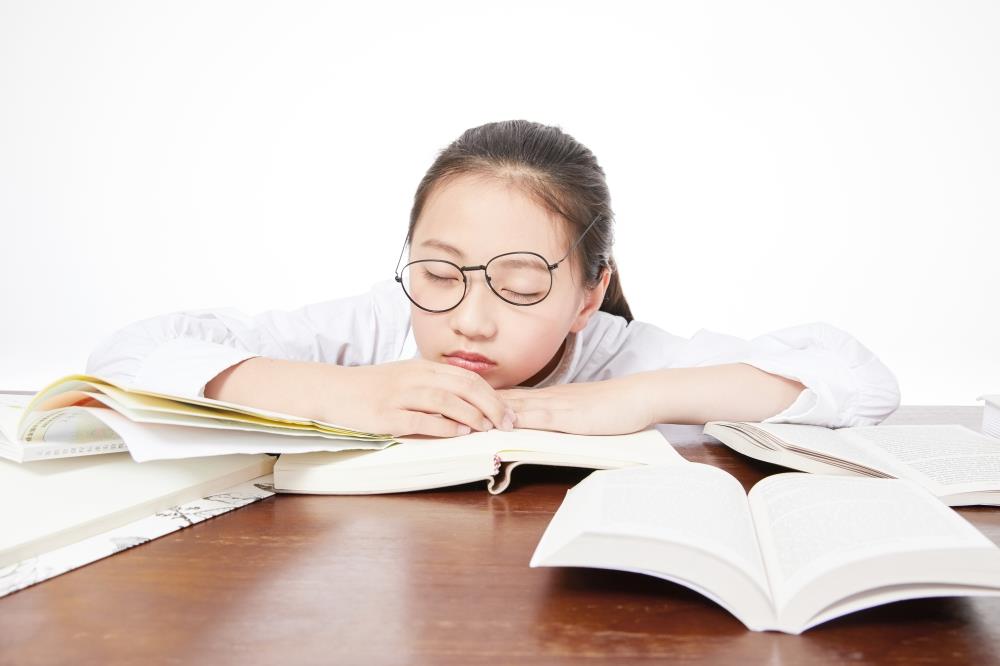 攝圖網_501273312_青少年近視（非企業商用）.jpg